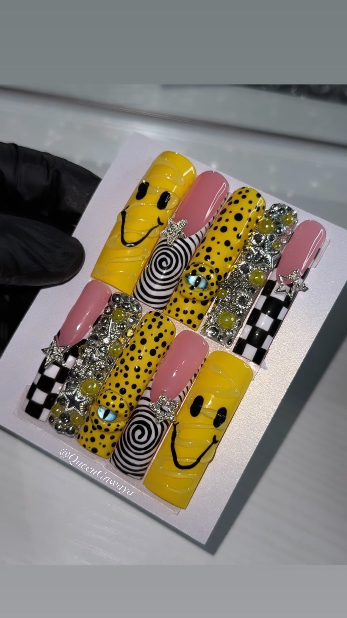 Hypnotic Smilez