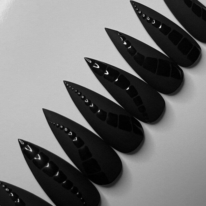 Pitch Croc "Luxury Press On Nails"